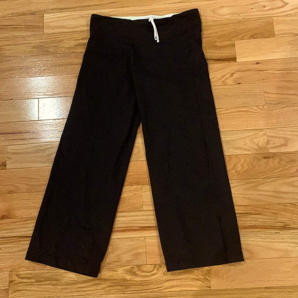 Lululemon crop yoga pants. Sz. 8